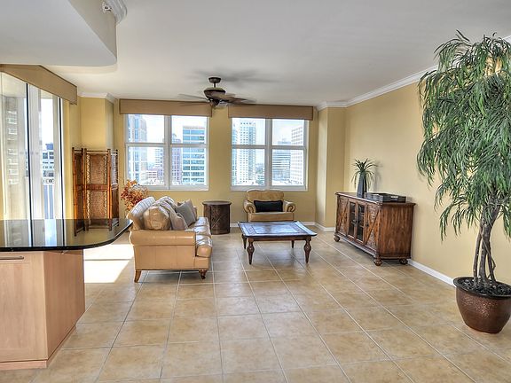 5th image of 511 SE 5th Ave APT 1516