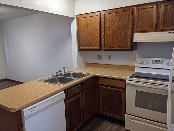 4th image of 751 Westwinds Dr APT 3