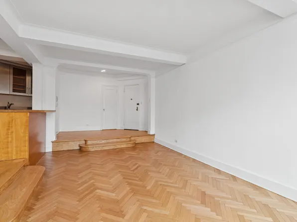 255 Cabrini Boulevard image 4 of 13