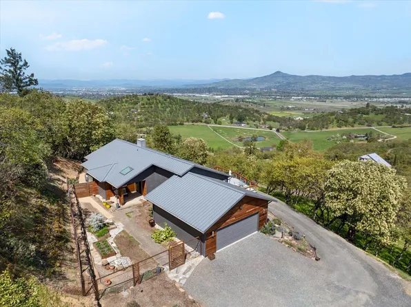 5229 Pioneer Rd, Medford, OR 97501
