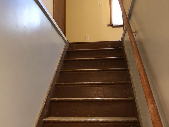 5th image of 4034 Curtis Ave