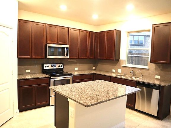 4th image of 10236 Fox Springs Dr