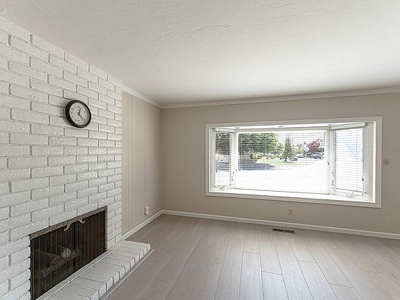 2nd image of 716 Harvard Ave APT 1