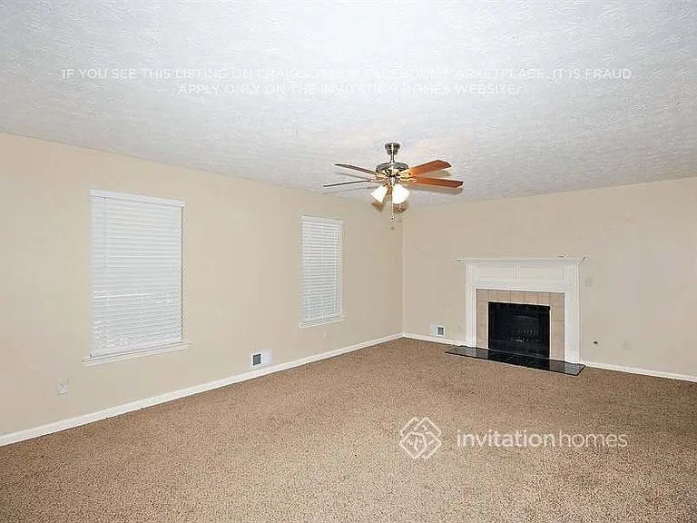 2190 Hampton Trl SE — Photo 2