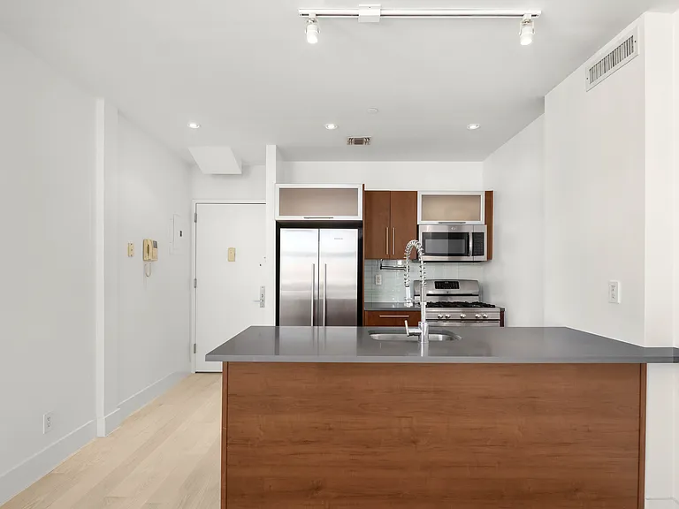 227 Maujer St #PHB — Photo 7