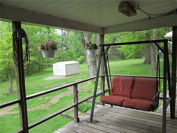 3rd image of 111 Linden St