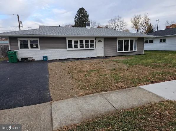 4 Meadow Ln, Newark, DE 19713
