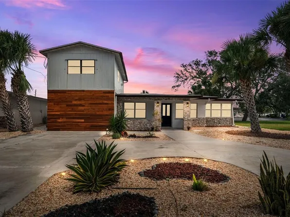 590 Baywood Dr N, Dunedin, FL 34698