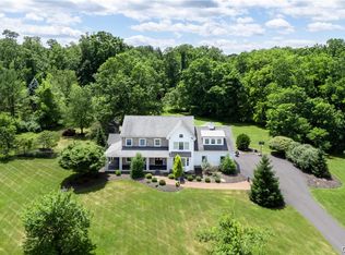 1570 Merryweather Dr, Bethlehem, PA 18015