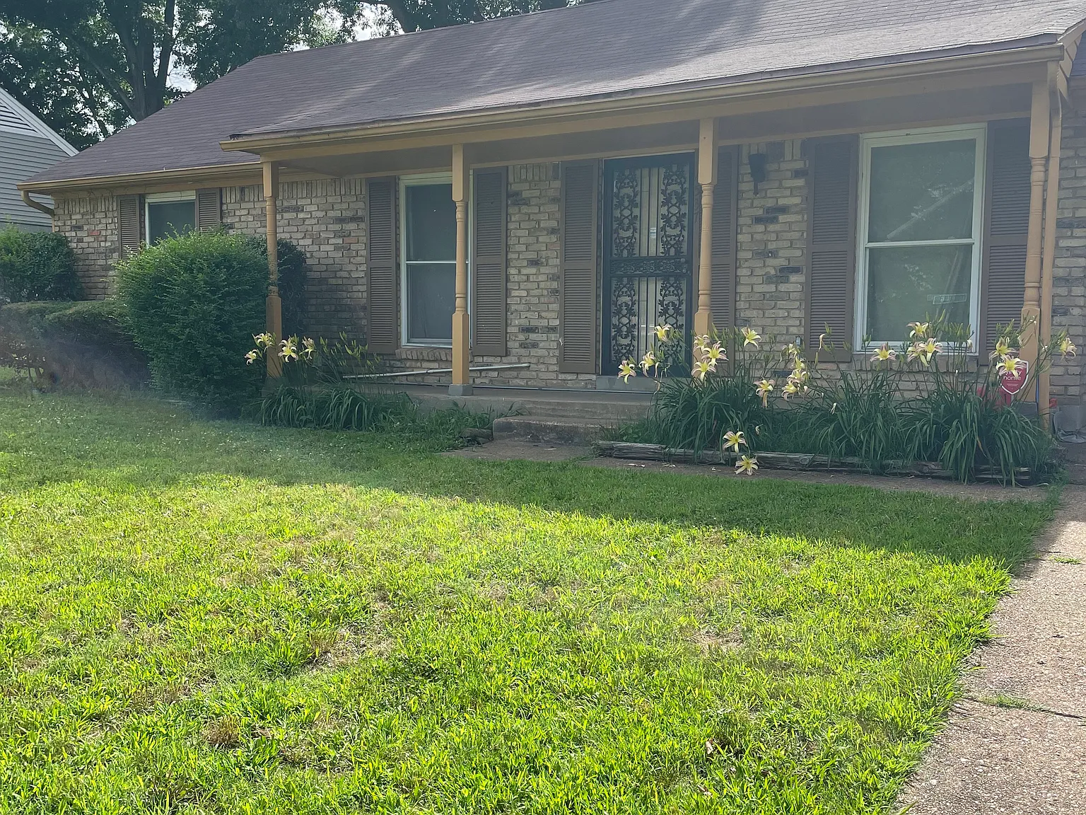 3 bed, 1025 sqft, $1,200 — Photo 3