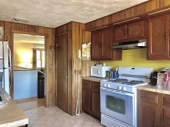 3rd image of 92 Sarasota Ave