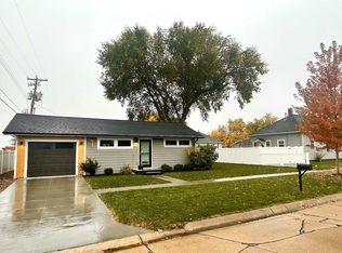 214 W 17th St, Kearney, NE 68845