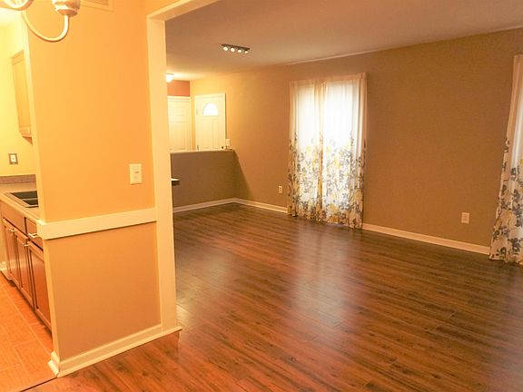 4th image of 6961 Harvard Ln #1025