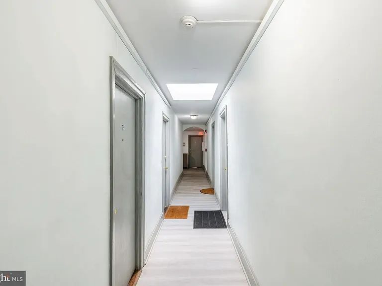 4725-4727 Chester Ave #B8 — Photo 3