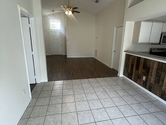 5th image of 2910 Cool Breeze Cir