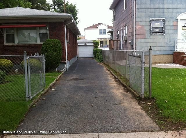 2nd image of 69 Hunter Ave