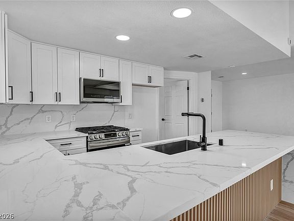 4th image of 5151 Golden Spring Ave
