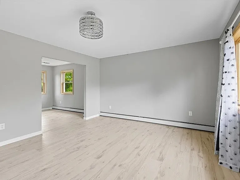 89 Oakwood Dr — Photo 5