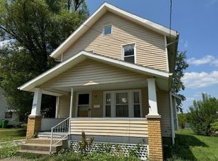 1345 Orchard Ct, Barberton, OH 44203