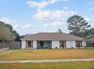 5624 Deanne Marie Dr, Zachary, LA 70791