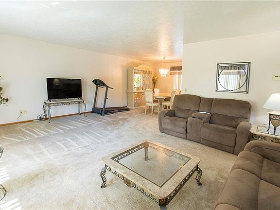 5th image of 9710 Running Brook Dr