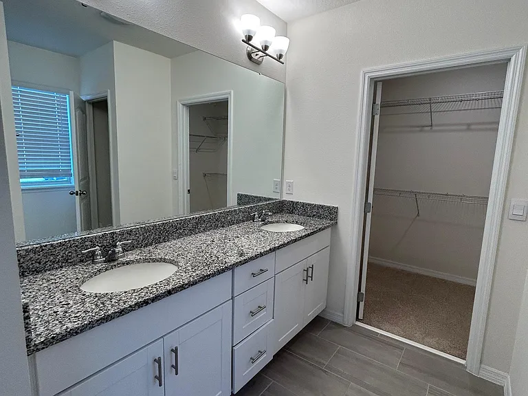 16453 Point Rock Dr — Photo 25