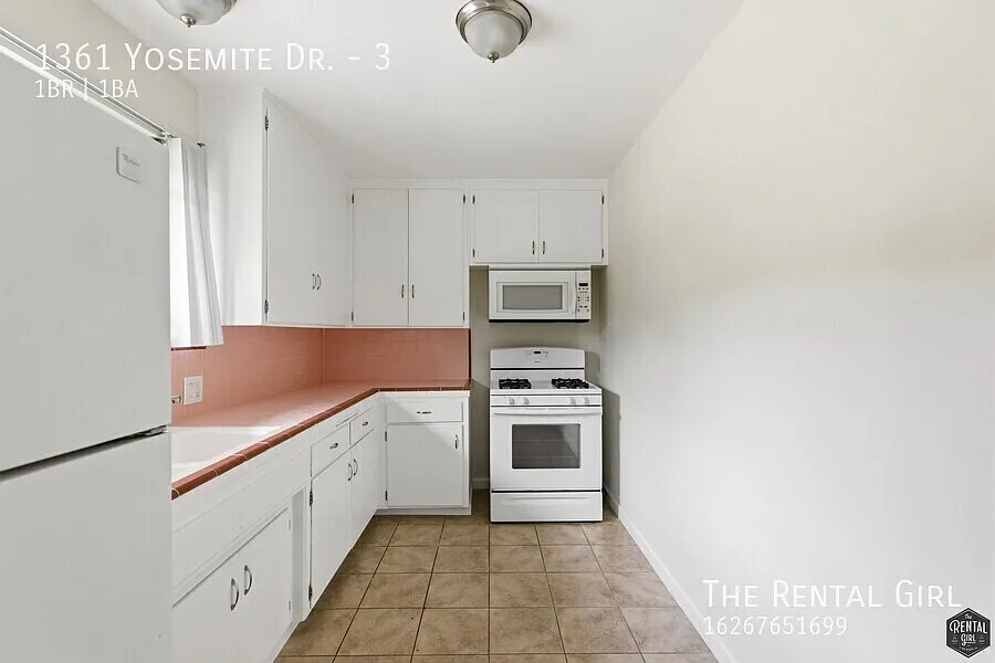 Building Photo - 1361 Yosemite Dr #3
