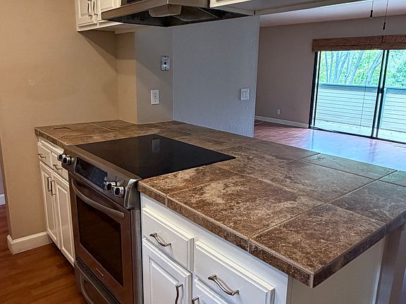 4th image of 3290 Rockview Pl APT 6