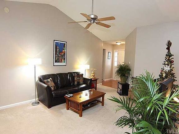 3rd image of 203 Briarhaven Dr