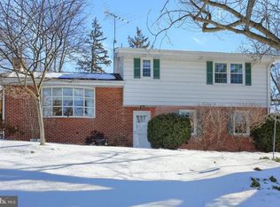 1146 Hermosa Ave, Lancaster, PA 17601