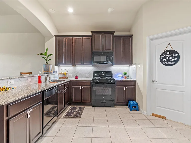 7911 Wood Hollow Dr — Photo 5