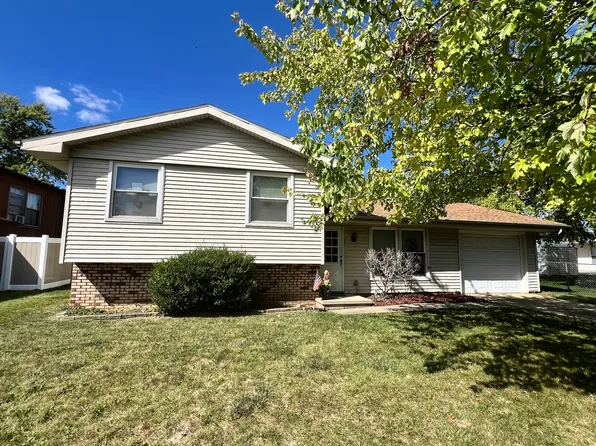 1302 Dillon Dr, Normal, IL 61761