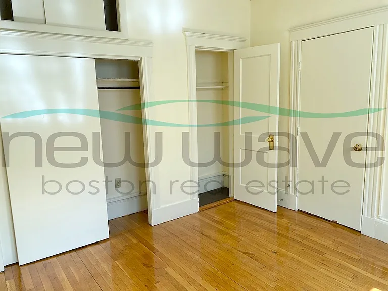 55 Queensberry St #7 — Photo 9