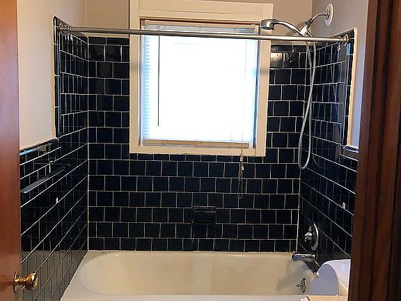 Hall bathroom 