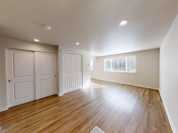 3rd image of 3318 S Chandler St #8