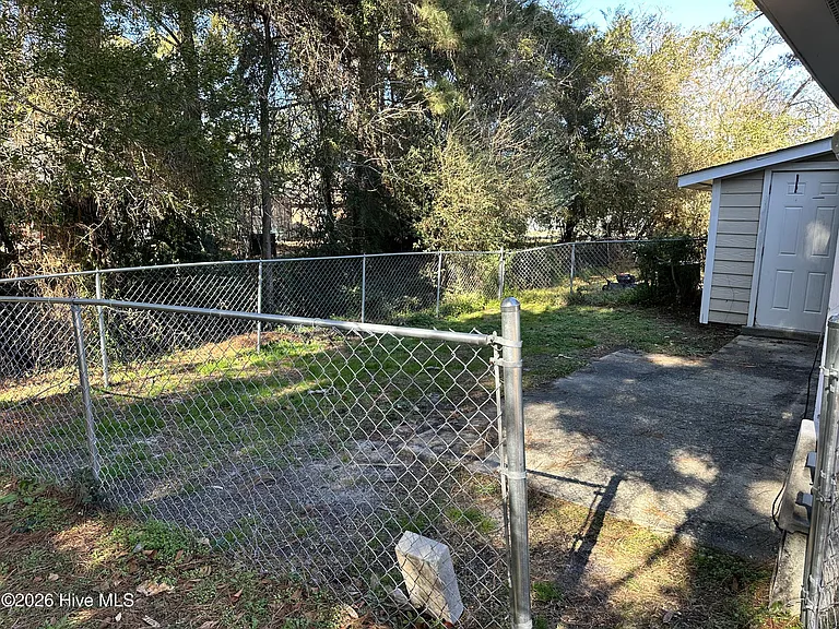 138 Village Ct — Photo 12