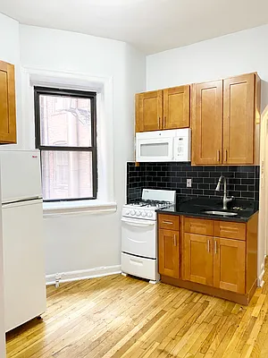 Rented by Waverly Realty Associates | media 22