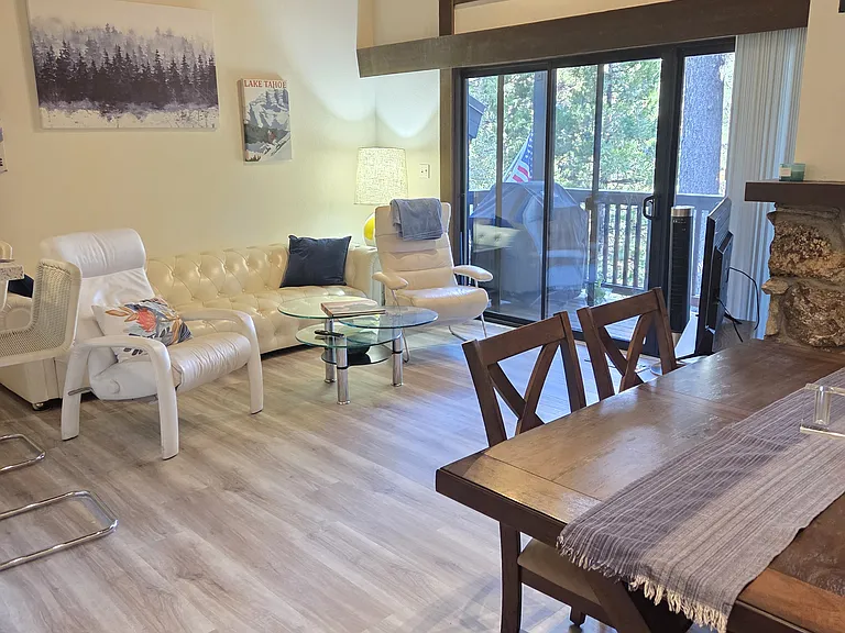 2755 N Lake Blvd #9 — Photo 4