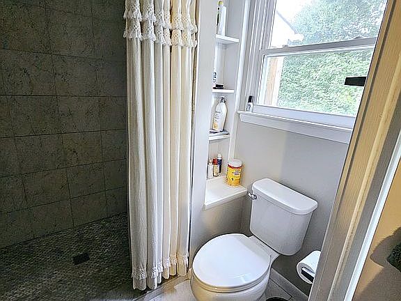 5th image of 8221 Millfield Ct #1
