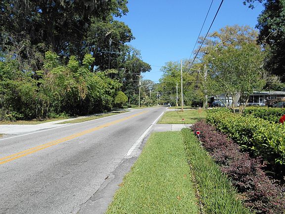 3rd image of 412 University Blvd N