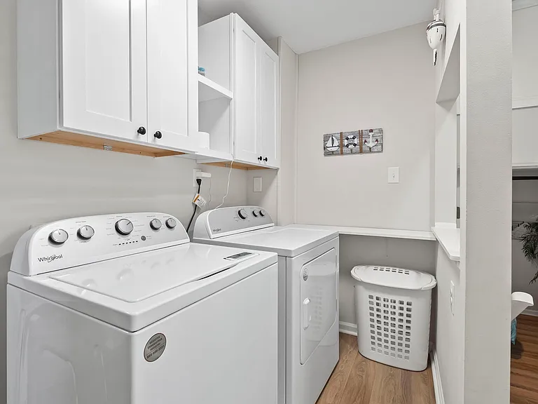 1008 Anne St — Photo 26