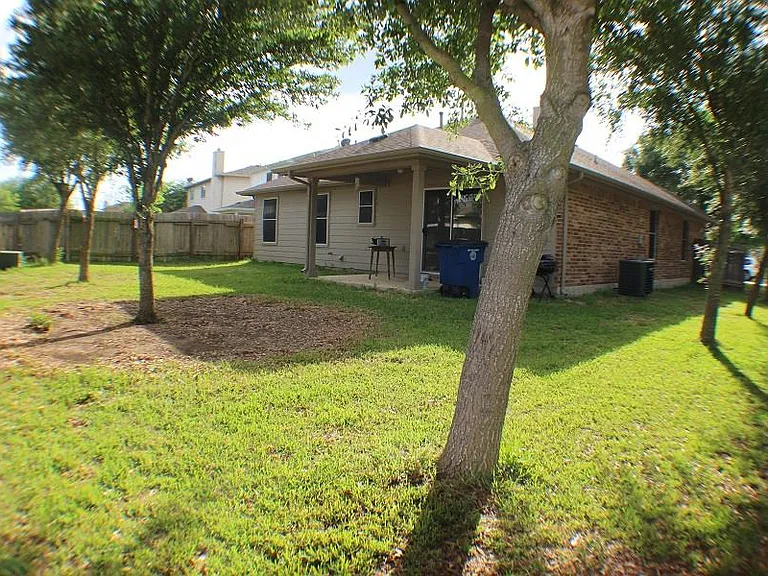 12321 Kilmartin Ln — Photo 17