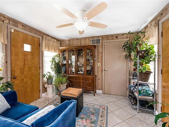 3rd image of 15 Tingley Ln