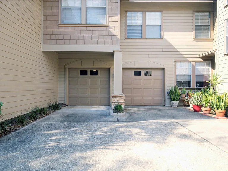 76 Scarlet Woods Ct — Photo 32