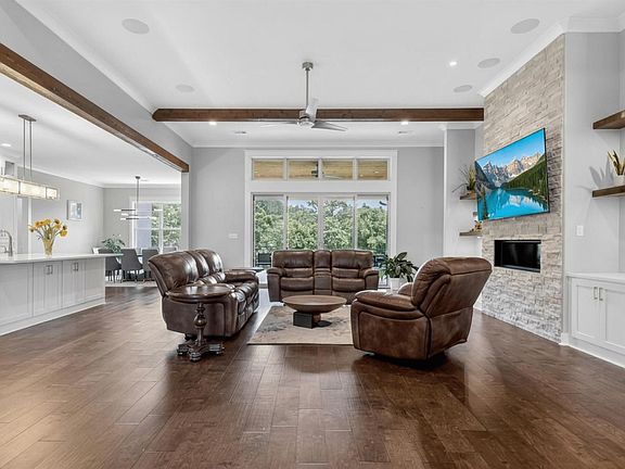 3rd image of 43 Falstone Dr