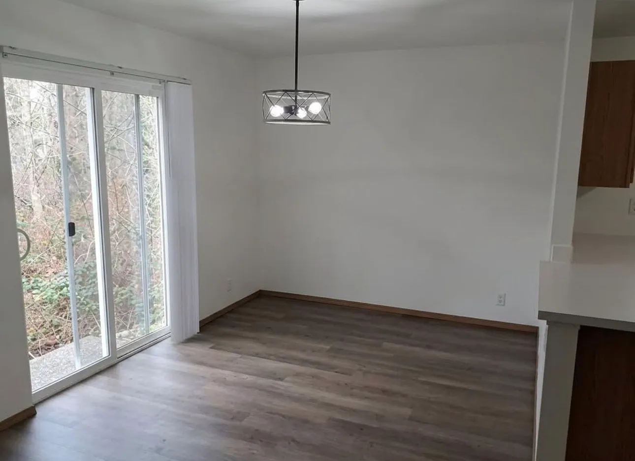 3 bed, 2284 sqft, $2,800 — Photo 4