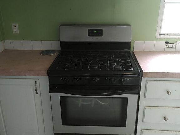 3rd image of 620 Malaga Pl
