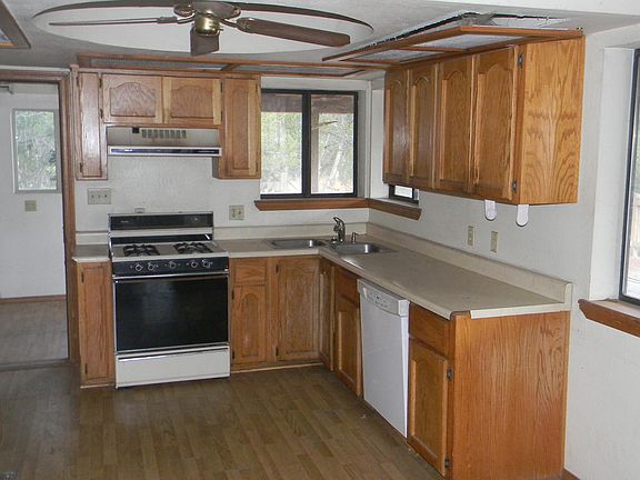4th image of 3067/3069 Pinewood Dr