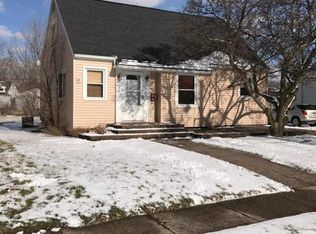 828 Andrus Ave, Lansing, MI 48917