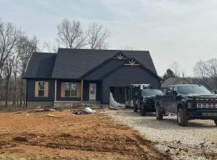 344 Walnut Grove Dr, Smiths Grove, KY 42171